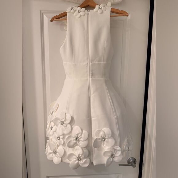 NWOT BRONX AND BANCO Estelle White Mini Dress , Elegant Floral Dress - Picture 11 of 16